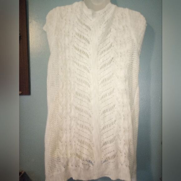 Maurices short sleeve crochet lace open acrylic sweater - Picture 3 of 11